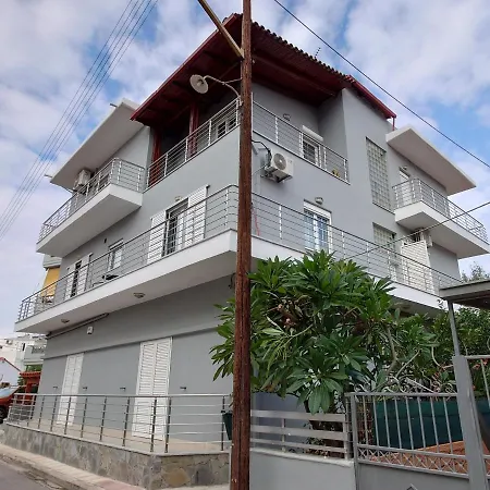 Chania Locals Flat דירה *